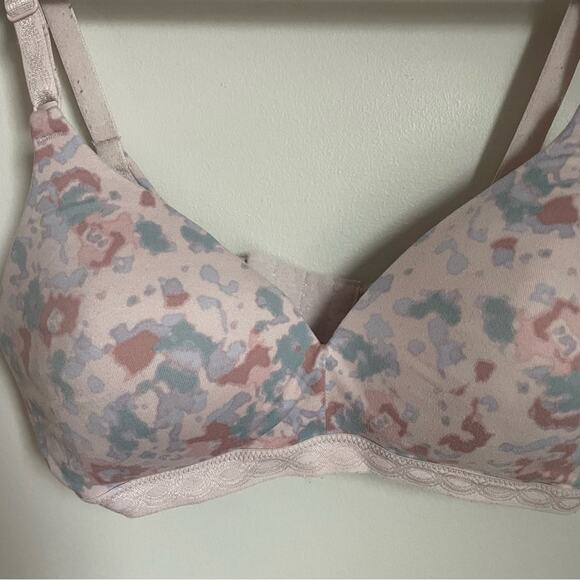 Warner's Pink and Blue Bra with Underwire Support - Picture 3 of 5